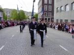 Sydnæs Bataljon marsjerer forbi Hovedbrannstasjonen
