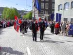 Nygaards Bataljon marsjerer forbi Hovedbrannstasjonen